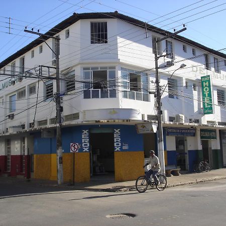 Delmus Hotel Conselheiro Pena Esterno foto