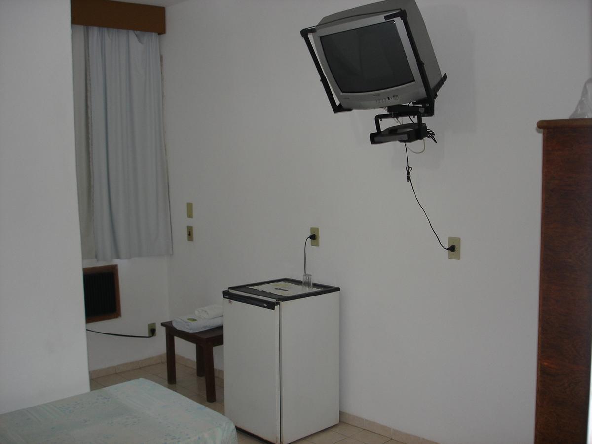 Delmus Hotel Conselheiro Pena Esterno foto